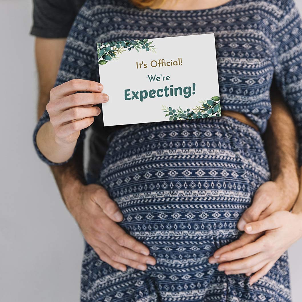 Pregnancy milestone cards or journals